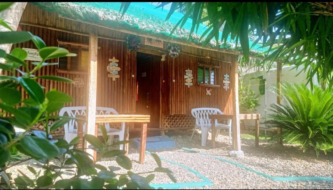 Moalboal Bamboo House / Rooms Exteriör bild