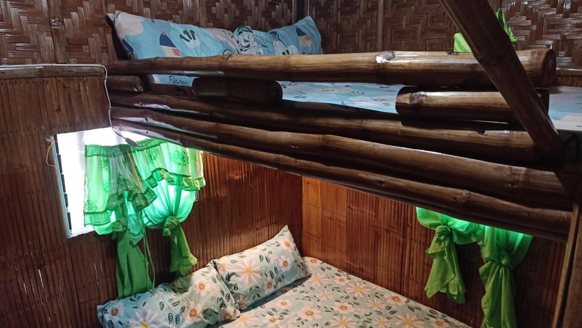 Moalboal Bamboo House / Rooms Rum bild