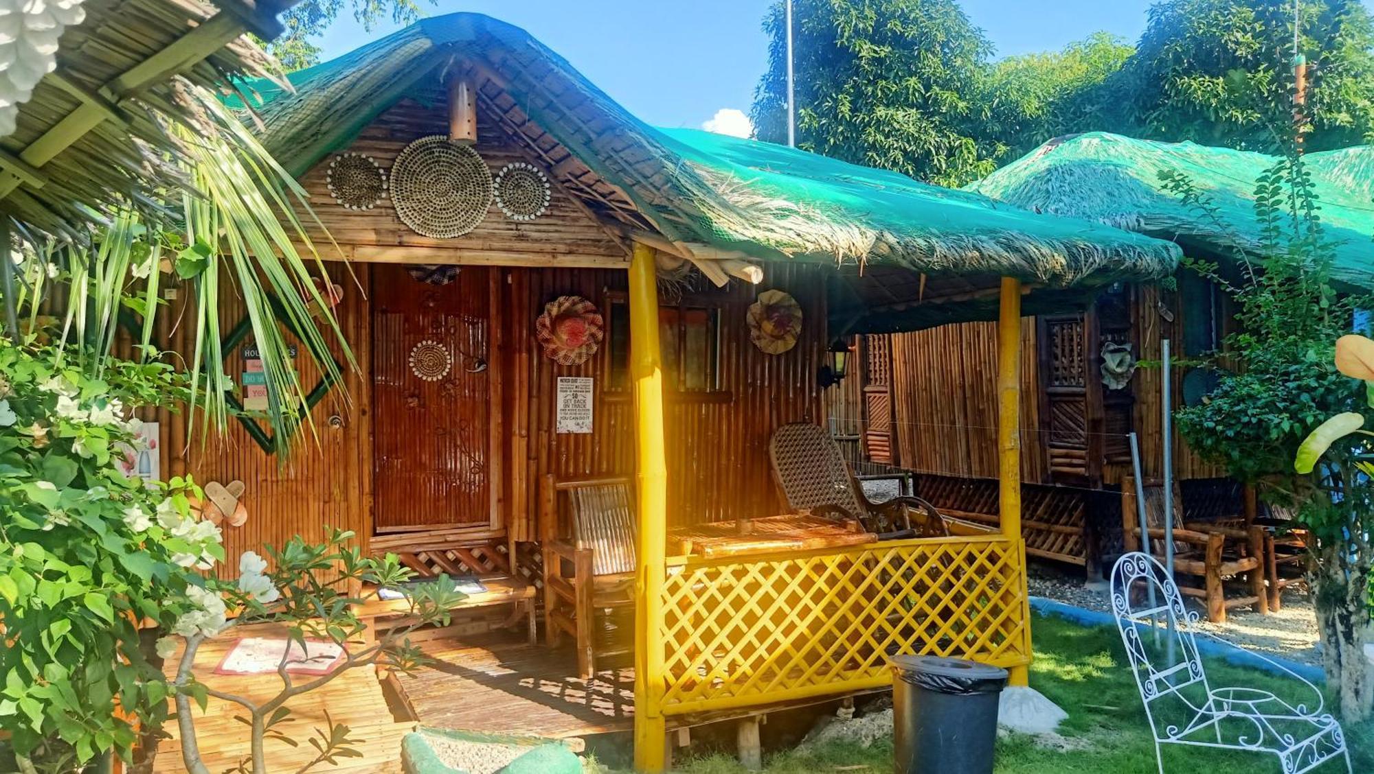 Moalboal Bamboo House / Rooms Rum bild